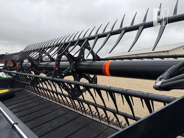 2013-john-deere-435d-image-13