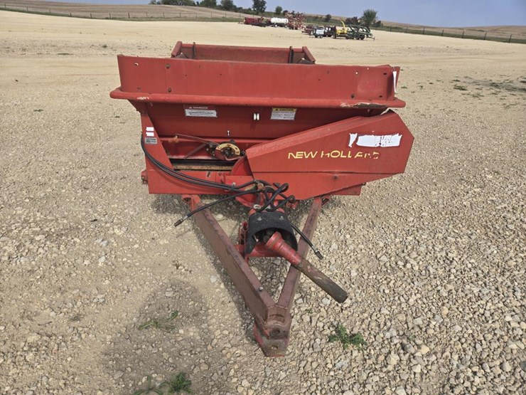 new-holland-155-image-10