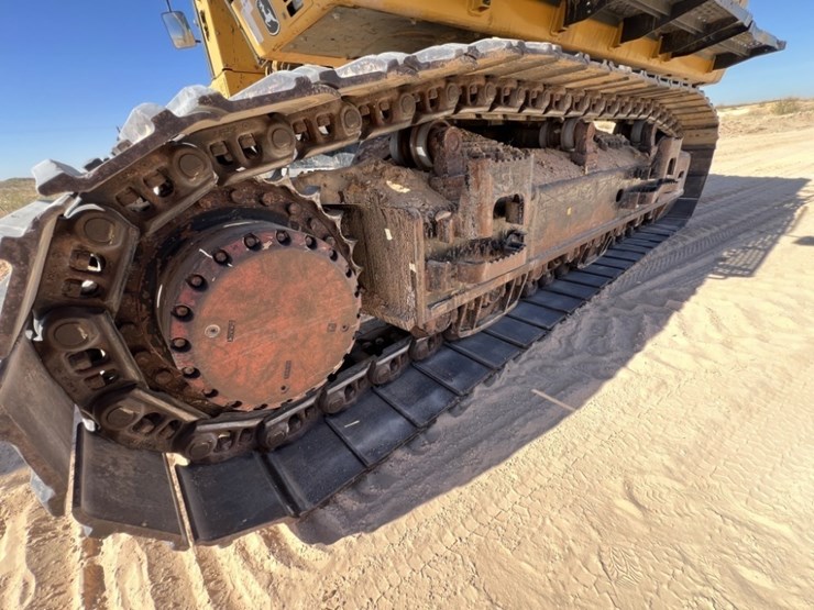 2019-deere-670g-lc-image-30