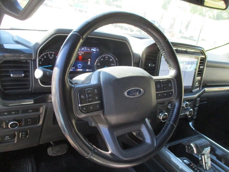 2022-ford-f150-xlt-image-12