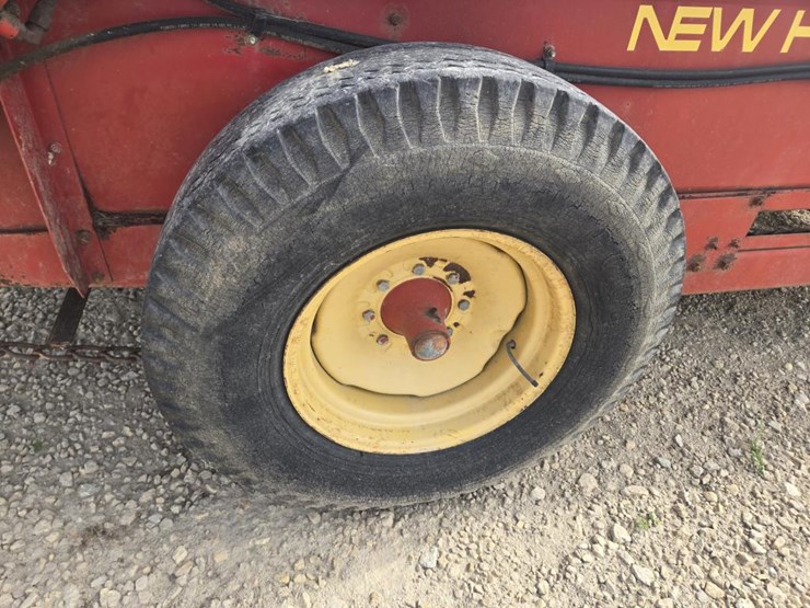 new-holland-155-image-8