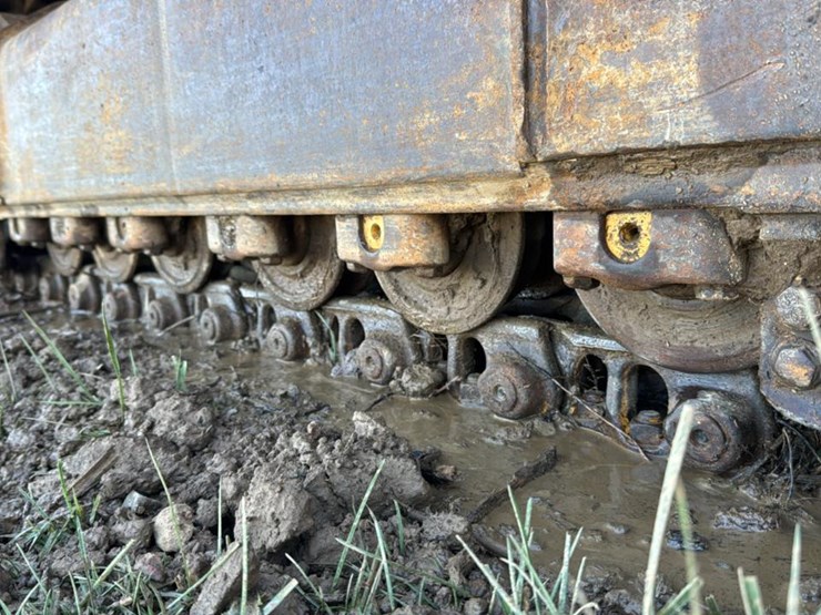 2008-deere-750j-xlt-image-17