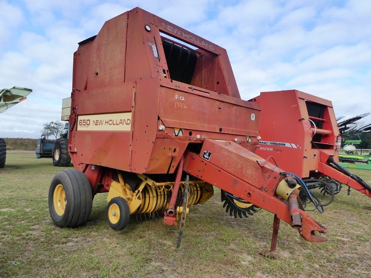 new-holland-650-image-10