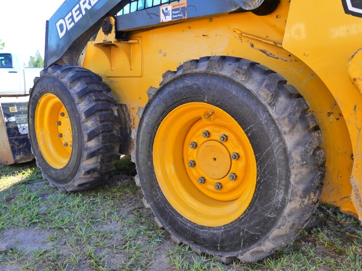 2023-deere-318g-image-5