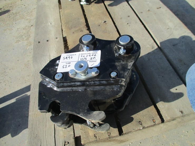 new-unused-ir-semi-auto-quick-coupler-attachment,-image-1