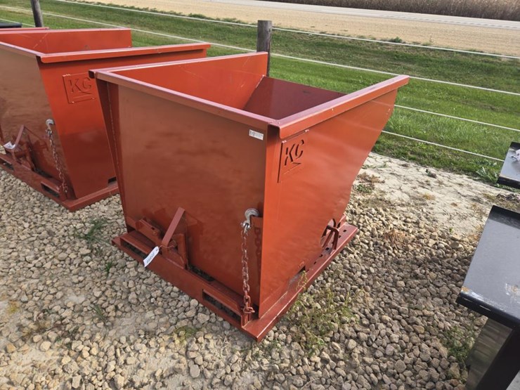 #5898-•-new-2-yd-self-dumping-hopper-image-2