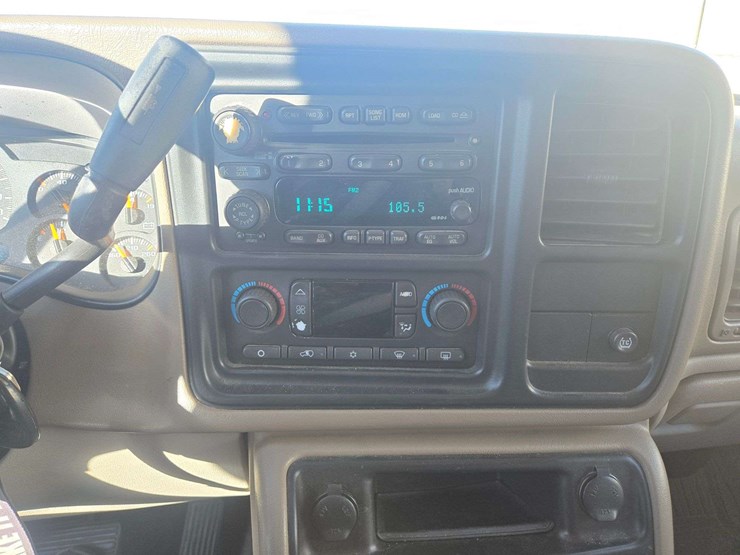 2003-gmc-yukon-xl-image-16