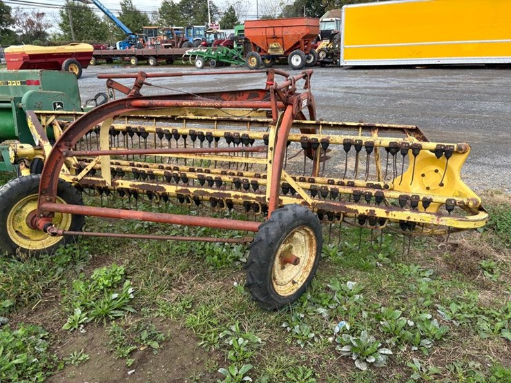 new-holland-258-image-5