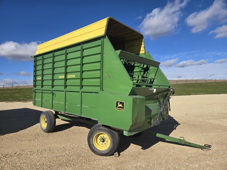 john-deere-714a-image-1