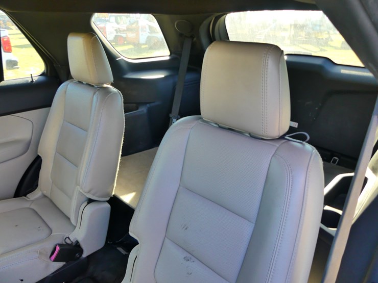 2012-ford-explorer-image-9