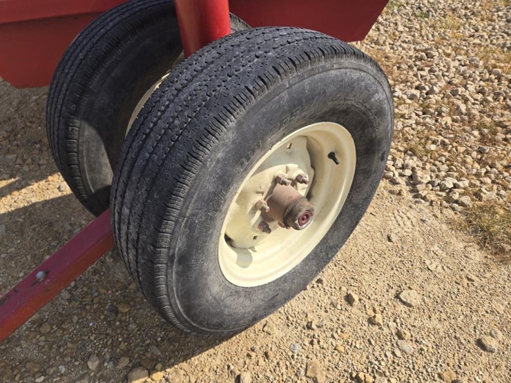 #5851-•-k-&-k-20'-feed-wagon-image-4