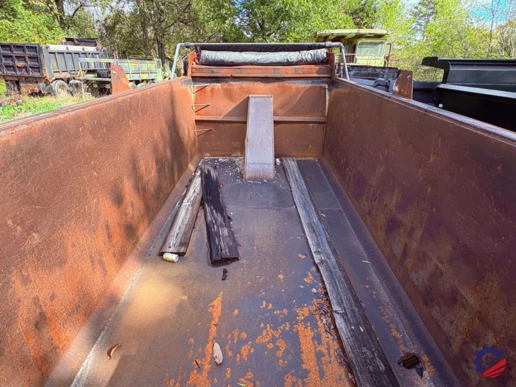 16'-square-dump-body-with-tarp-image-4