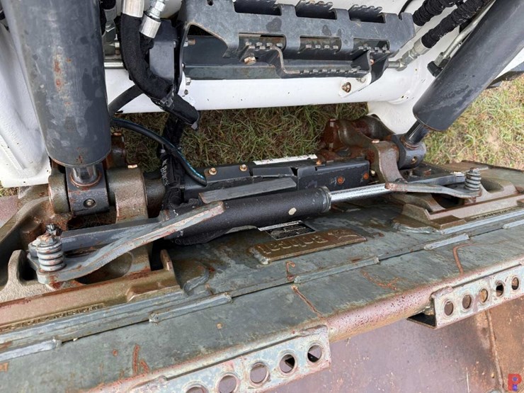2023-bobcat-t76-image-11