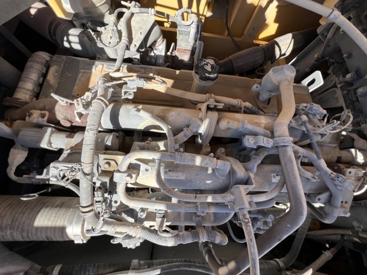 2019-deere-670g-lc-image-53