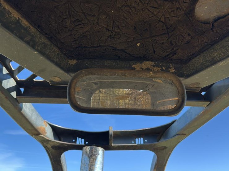 2008-deere-750j-xlt-image-47