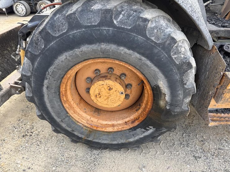 2007-case-570m-xt-image-44