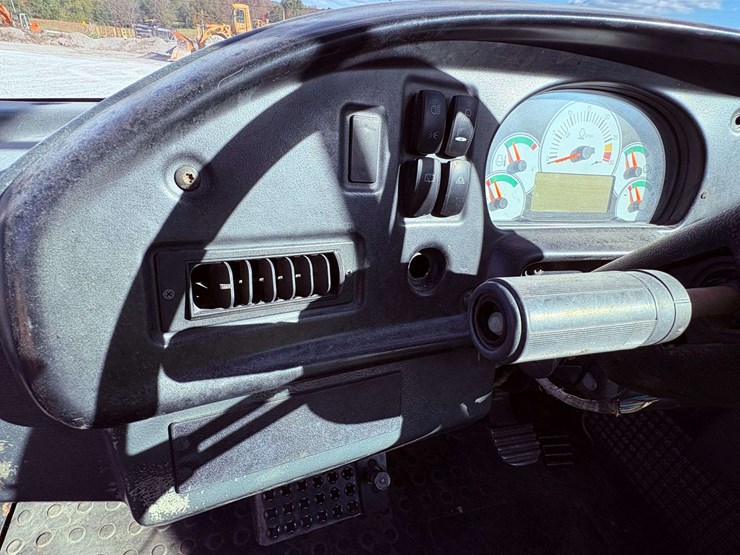 2007-caterpillar-740-image-45