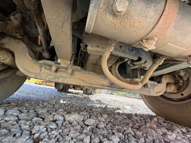 2020-freightliner-122sd-image-25