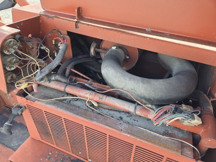 ditch-witch-350sx-image-18