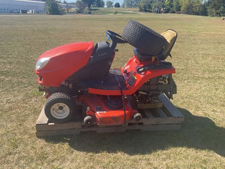 #42-•-2005-kubota-gr2000g-lawn-mower-image-2