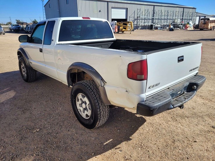 2000-chevrolet-s10-image-6