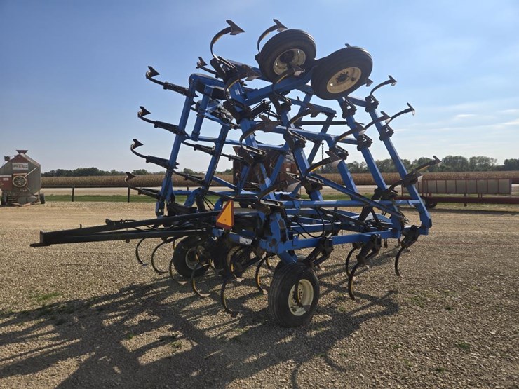 #5853-•-dmi-26'-field-cultivator-image-7