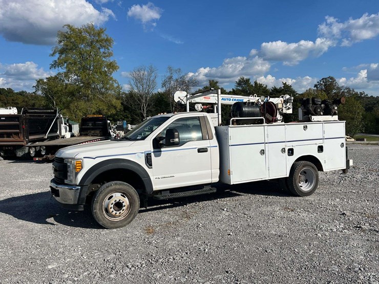2017-ford-f550-xl-image-1
