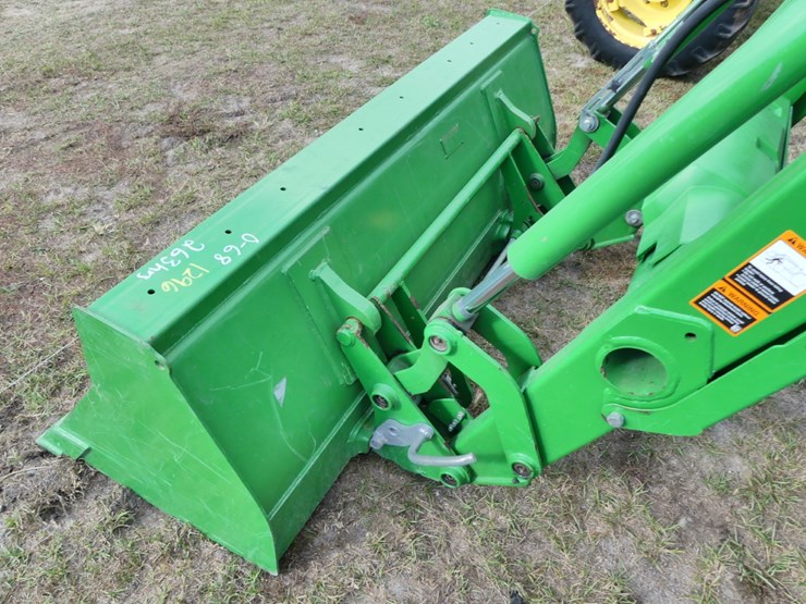 2021-john-deere-5075e-image-10