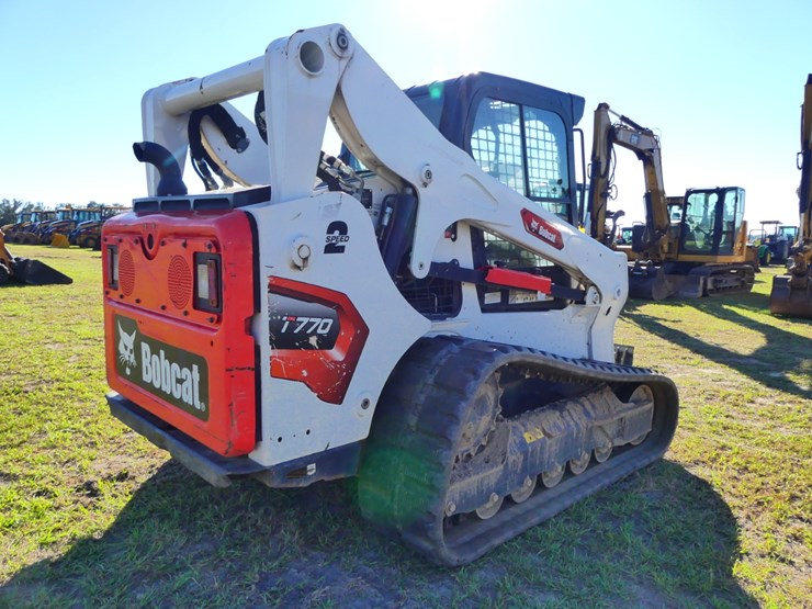 2023-bobcat-t770-image-3