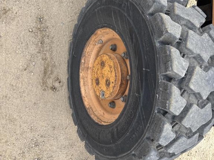 2008-case-570l-xt-image-39