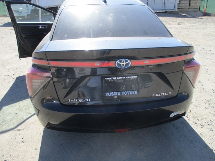 2016-toyota-mirai-sedan,-image-14