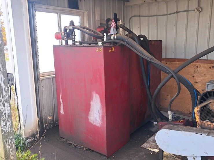 #218-•-2-hydraulic-tanks-image-1
