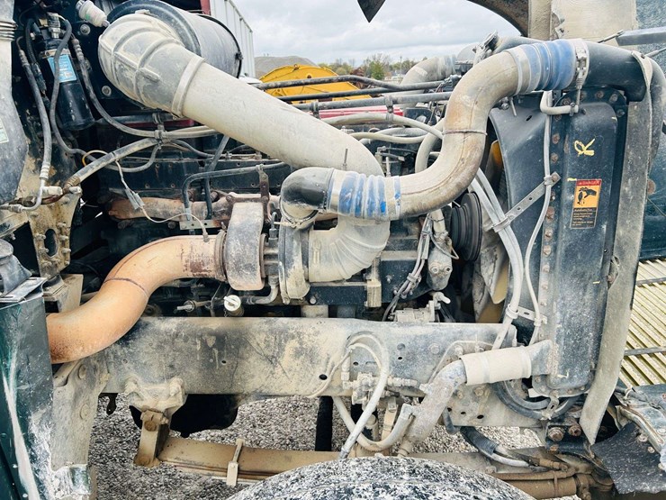 1999-freightliner-tri-axle-dump-truck-image-40