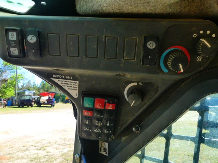 2023-deere-318g-image-17