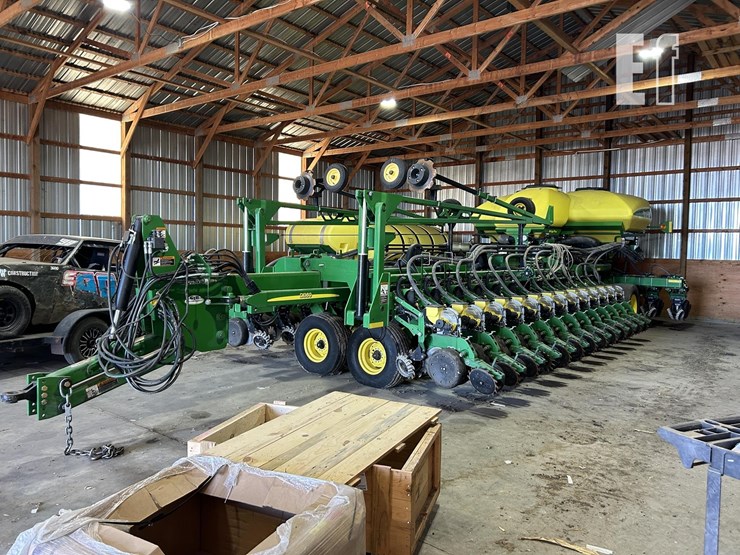 2014-john-deere-db60-image-1