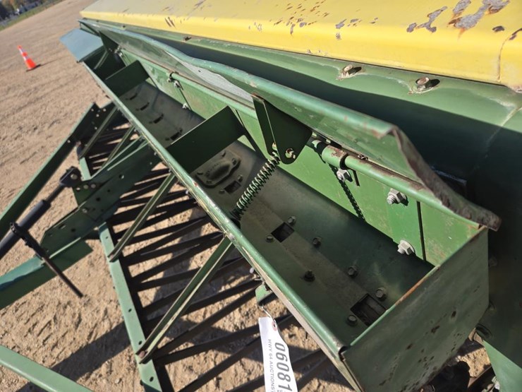 john-deere-8100-image-4