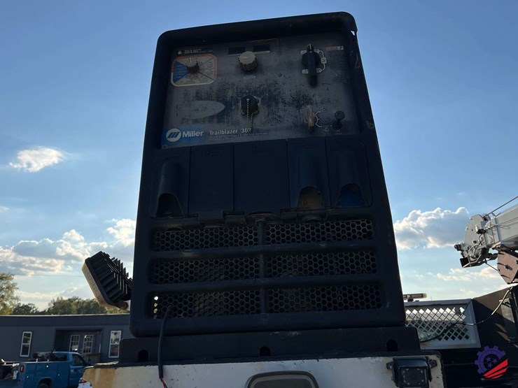 2017-ford-f550-xl-image-37