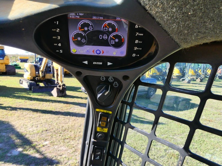 2023-bobcat-t770-image-16