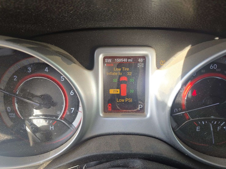 2013-dodge-journey-sxt-image-19