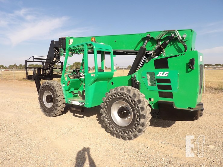 2017-sky-trak-10042-image-3