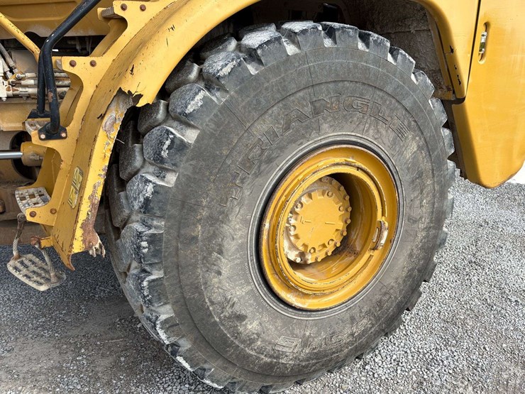 2006-caterpillar-740-image-12