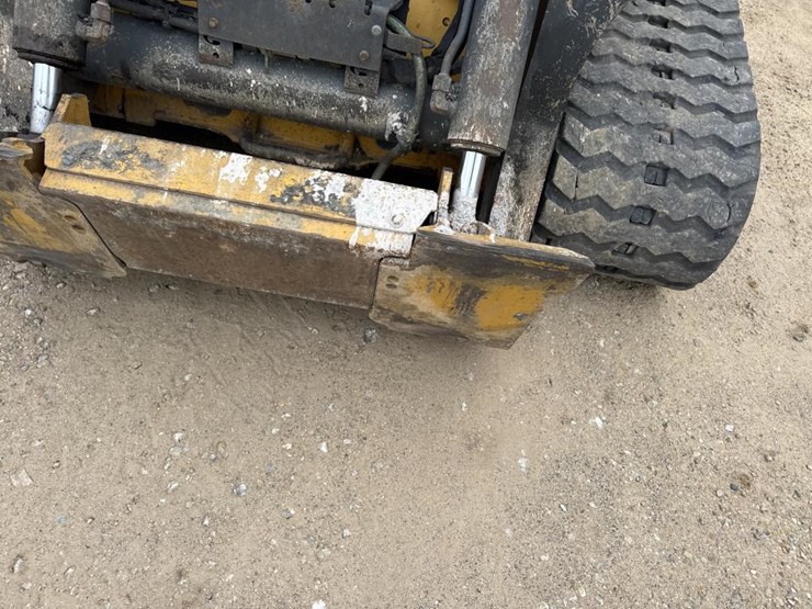 2019-deere-331g-image-11