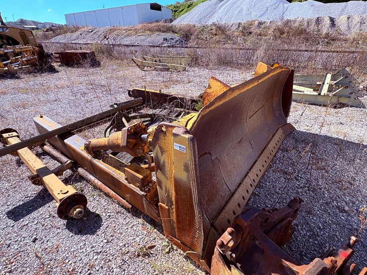 cat-semi-u-push-blade-image-4