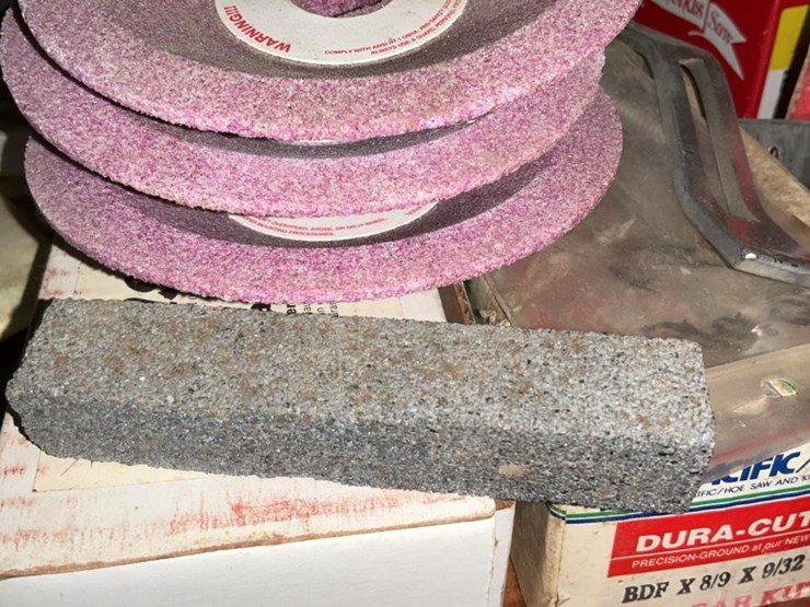 #753-•-grinder-stones,-spider-gauge,-bearings-and-miscellaneous-parts-image-23