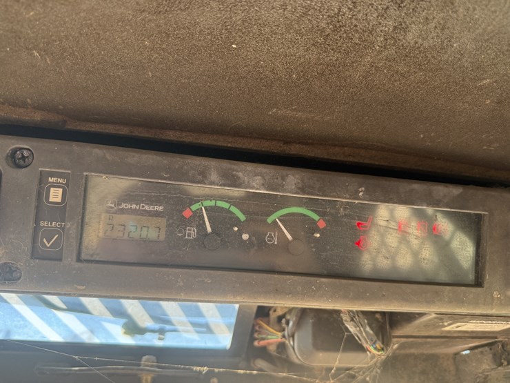 2008-deere-320-image-9