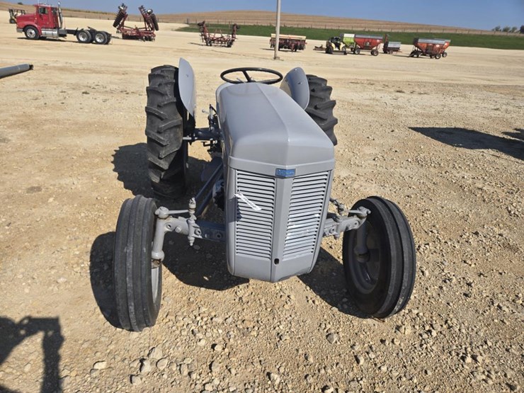 #5849-•-1952-ferguson-30-tractor-image-2
