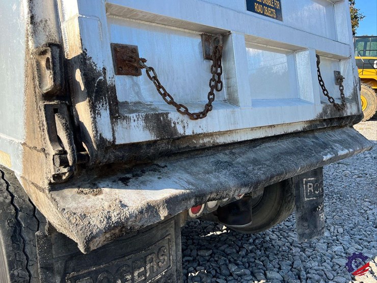 2020-freightliner-122sd-image-36