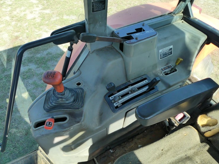 2009-kubota-m108s-image-13