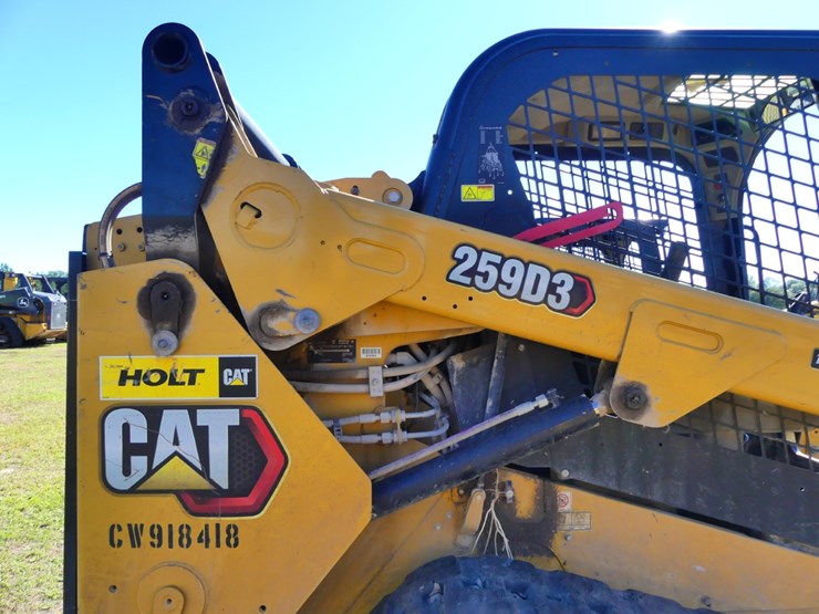 2022-caterpillar-259d3-image-8
