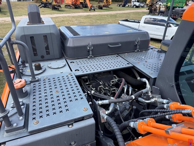 2023-doosan-dx255-lc-image-18